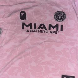 bape shirt M 