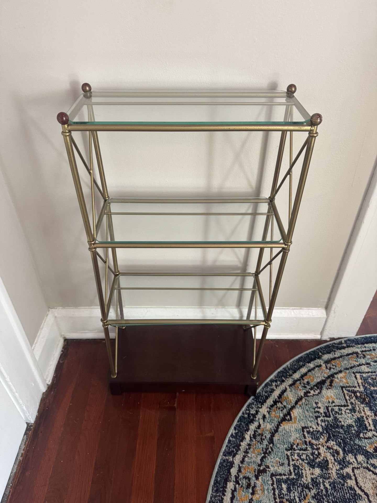 Vintage Stand 