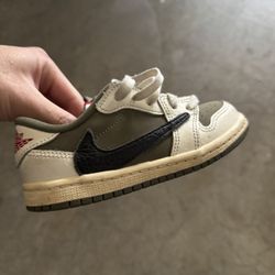 Travis Scott 9C NO BOX