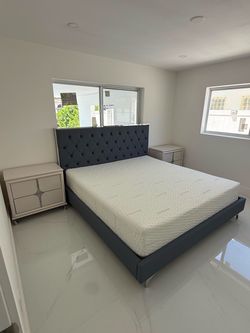 King bed frame / cama king leather