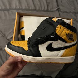 JORDAN 1 HIGH TAXI SIZE 9 