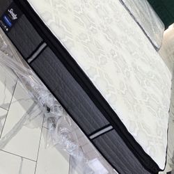 King Sizes Mattress And Box Spring 