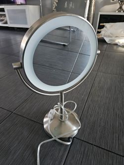 Lighted Vanity Makeup Mirror with Stand