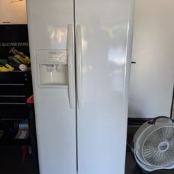 Frigidaire Two-Door With ice maker 