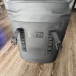 Yeti M12 Soft Backpack Color LIMITED COLOR all black