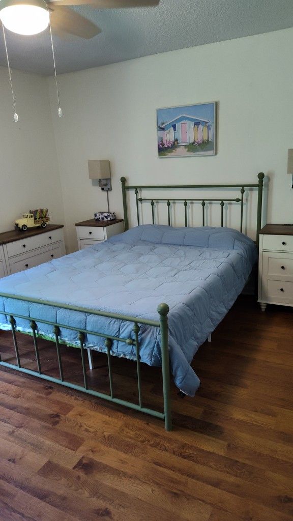 Bedroom Queen Metal Bed Frame & New Mattress