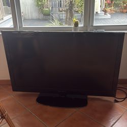 DYNEX 55-inch LCD HDTV (54-5/8" diagonal) with 1080p resolution