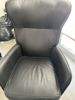 ACCENT CHAIR