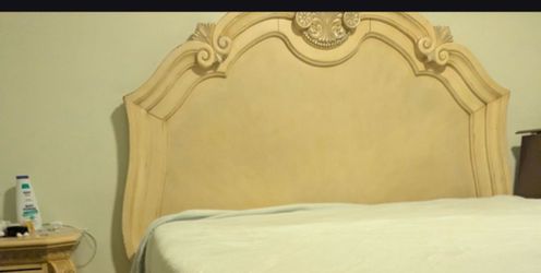 Queen bed set