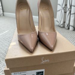 Christian Louboutin Heels Size 39 Red bottoms 