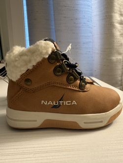 New Náutica Shoes Size 5