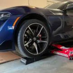 Mobile Oil Change And Headlight Restoration