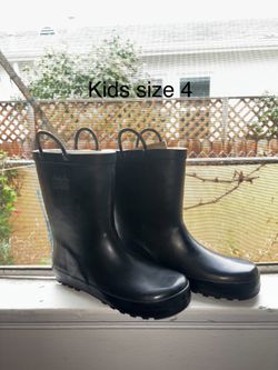 WFS Kids Rain Boots size 4