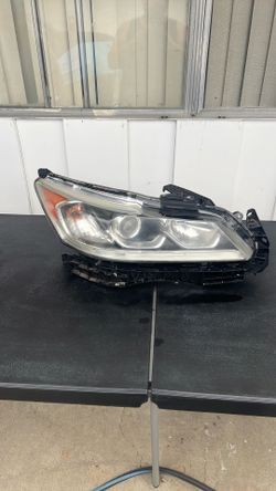 2016 2017 Honda Accord Sedan Right Side LED Halogen Headlight OEM