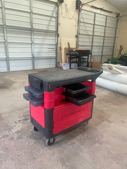 Rubbermaid utility cart