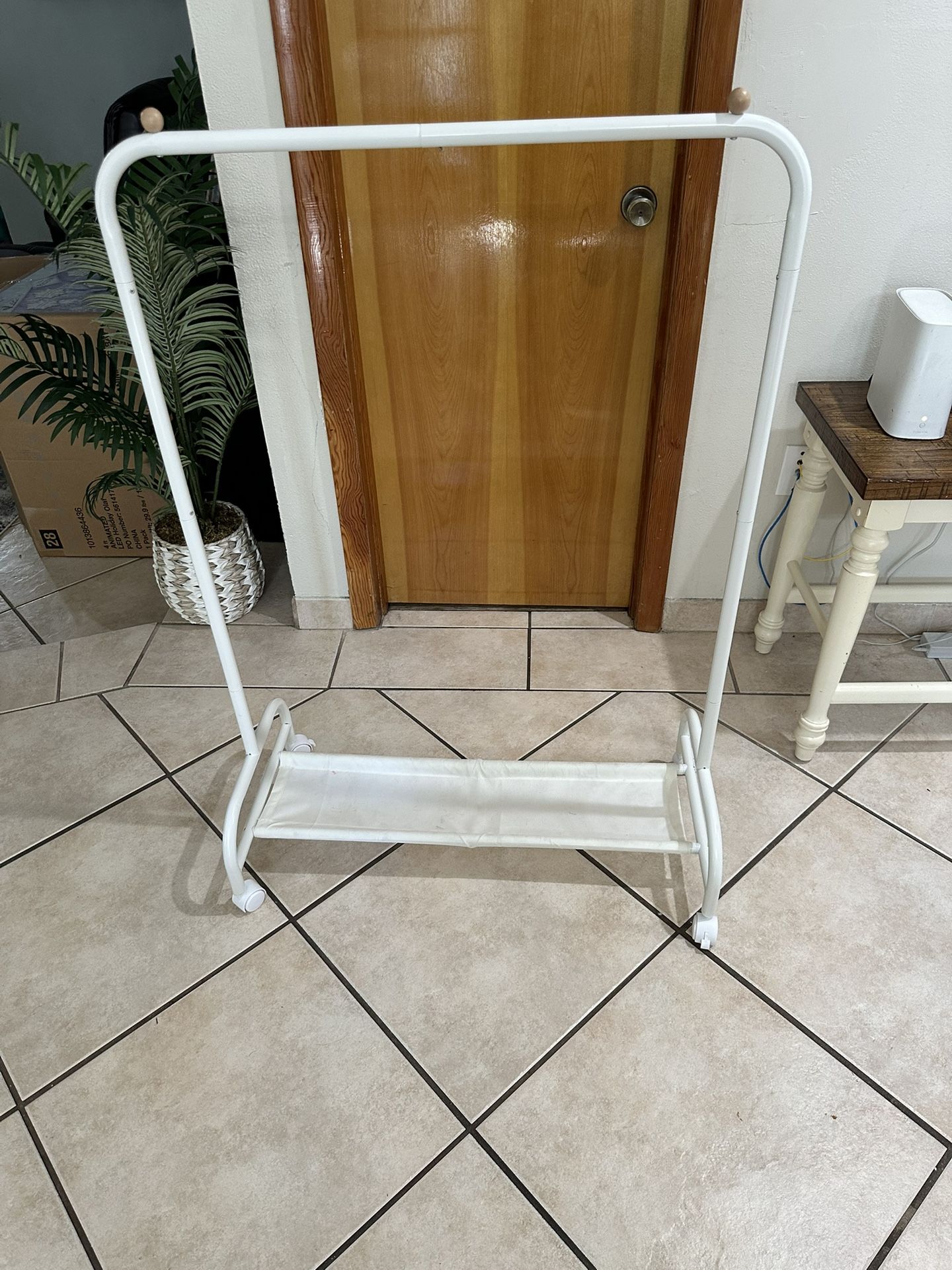 Kids Clothing Rack