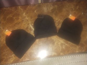 BEANIE BUNDLE AVAILABLE GET ASAP‼️
