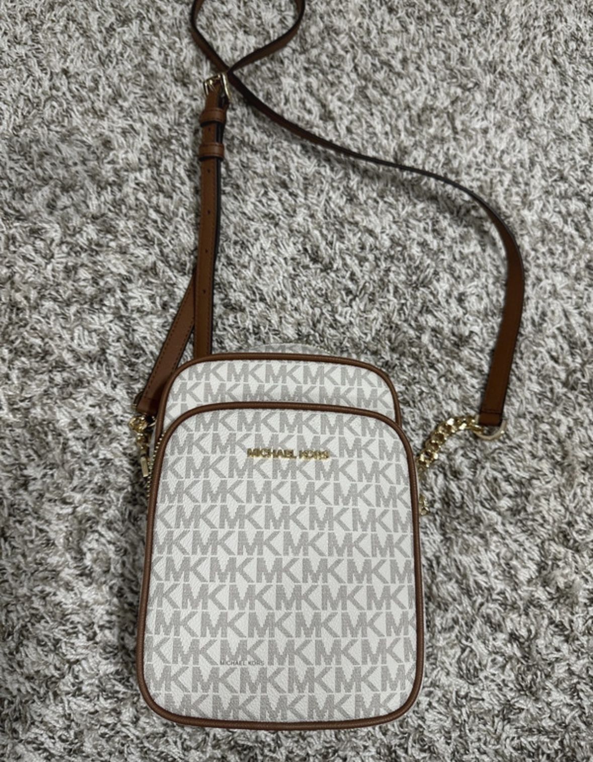 Authentic Michael Kors Jet Set Travel White Crossbody Bag