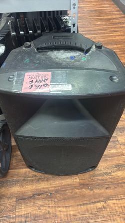 Mackie speaker