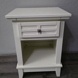 White Nightstand End Table with Drawer