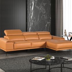 New Luxury Leather Sectional Couch / Free Delivery 