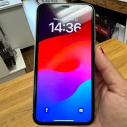 iPhone XR,  Factory Unlocked,  Excellent Condition.  Like New 