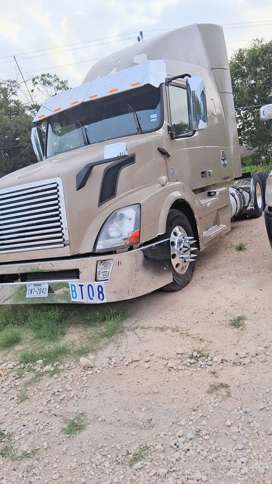 2008 Volvo VNL