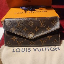 LV Sarah wallet