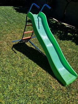 Indoor/outdoor slide for kids