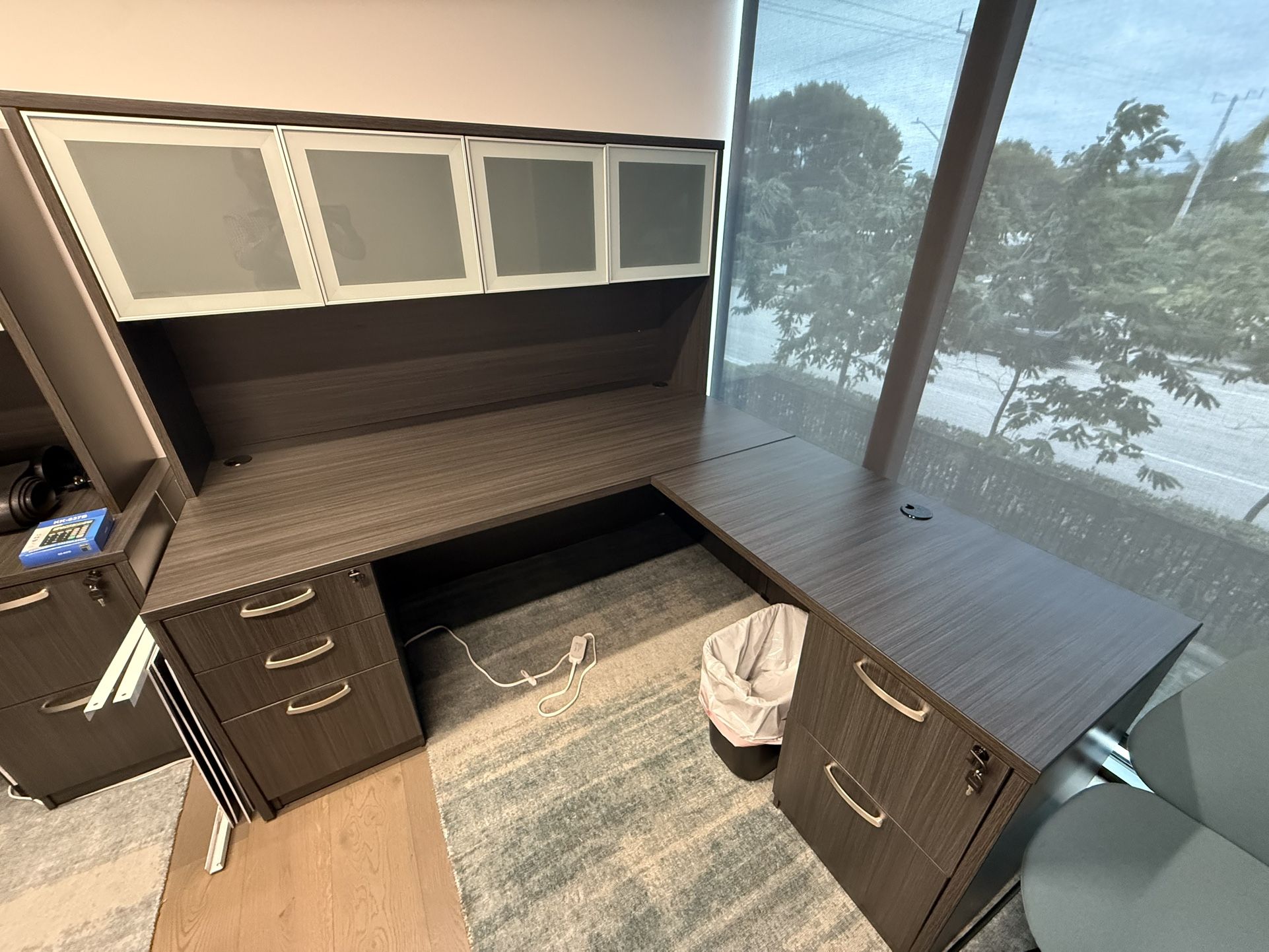 Office Desks With Returns And Hutches 