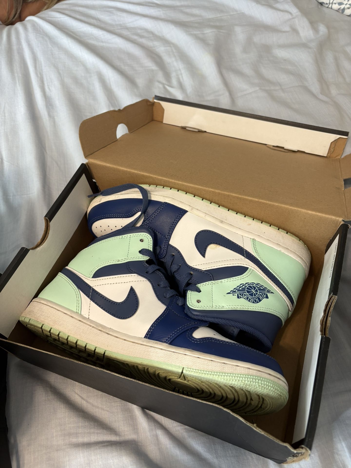 Sz 9 Air Jordan 1 Mid