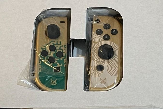 Official Nintendo Switch Dock And Joycons Zelda TOTK Edition