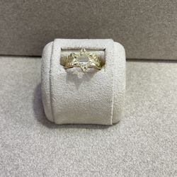 Fashion Ladies Ring 