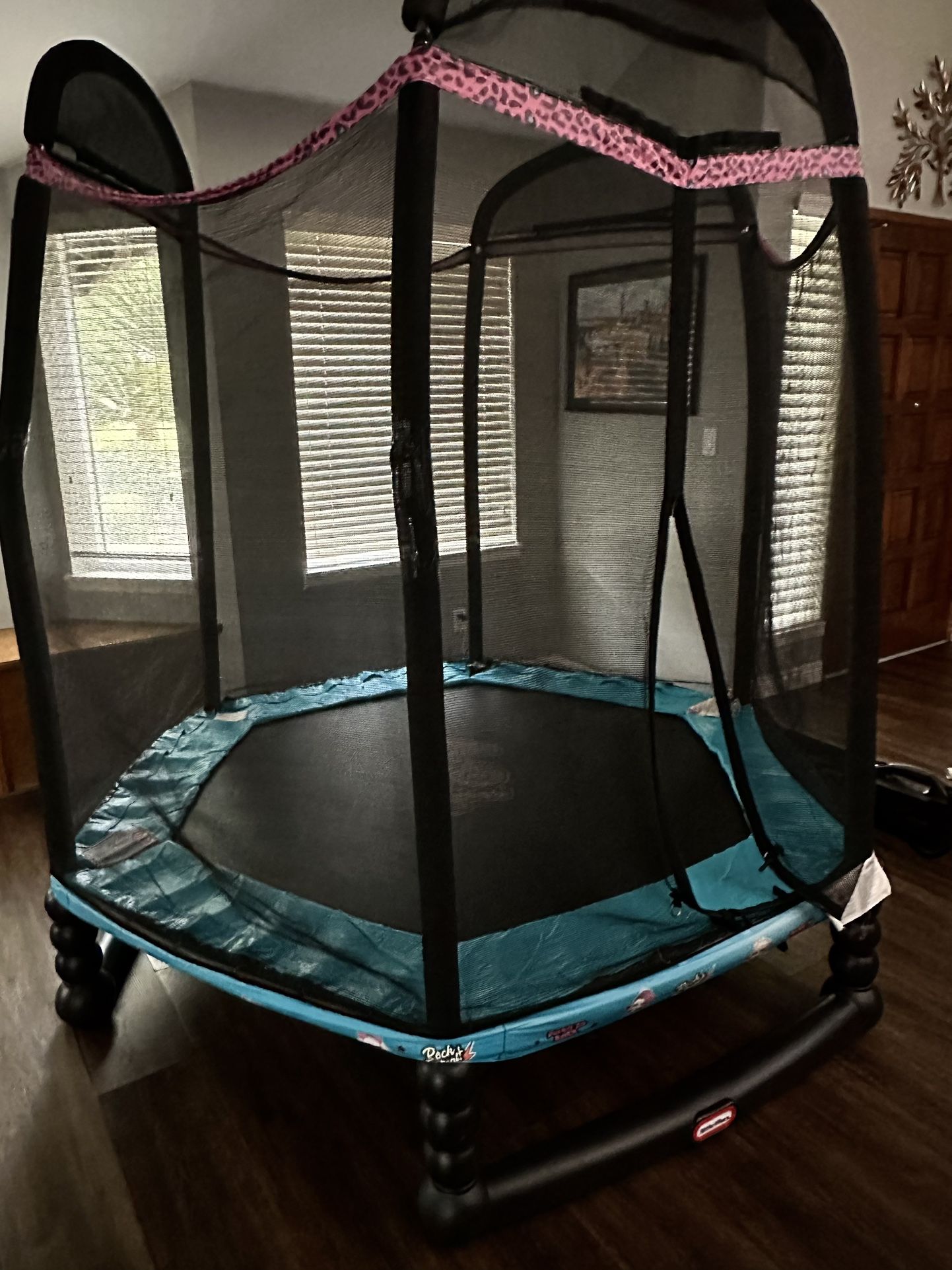 LOL Surprise 7' Enclosed Trampoline With Safety Net