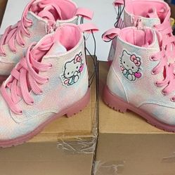 Hello Kitty booties