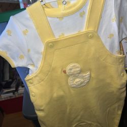 New 2pc Outfit And Bib. 0/3m. Location Posted