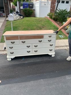 *FREE PICKUP ONLY* Ethan Allen Dresser