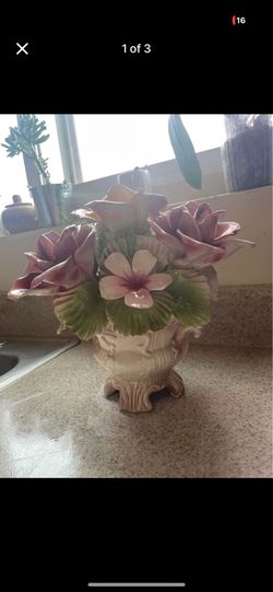Vintage Capodimonte Floral Made In Italy 