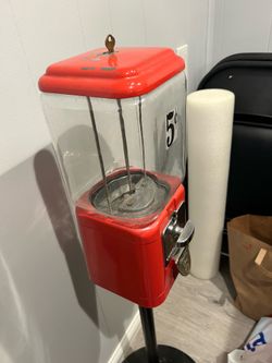 Gumball machine