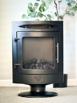 Beautiful Fireplace Heater with Remote Control