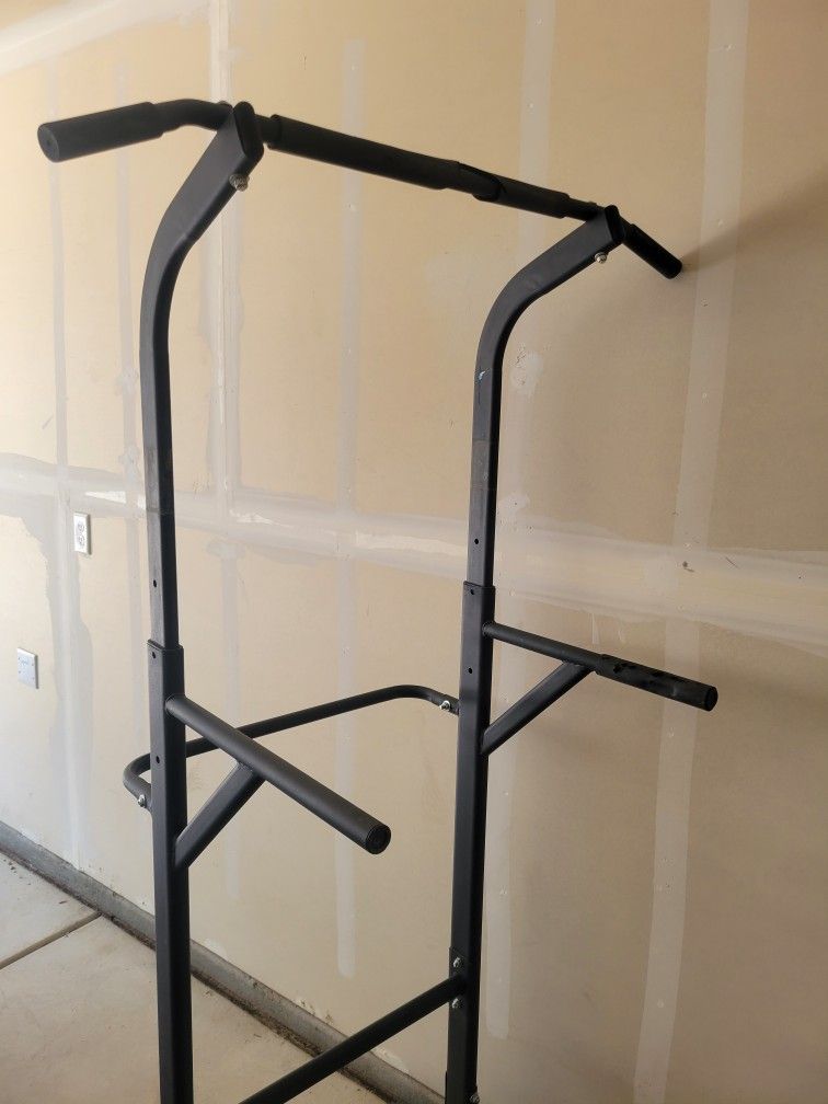 Pull up And Dips Tower