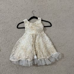 Girl’s Gown Size 6