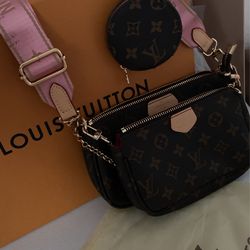 Louis Vuitton Loop Bag for Sale in Cleveland, OH - OfferUp