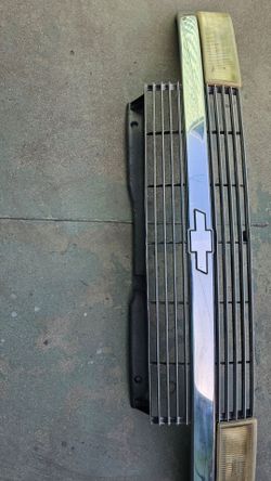 Chevrolet Front Grille with Corner Lights