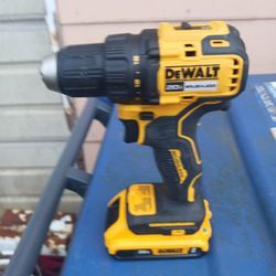 Dewalt 20v Drill Used 5 Tines 