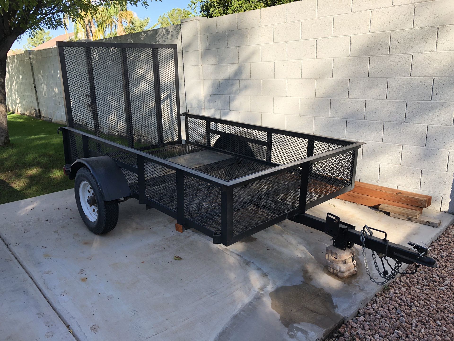 Carry-On Trailer 8-ft x 5-ft Wire Mesh Utility Trailer with Ramp Gate