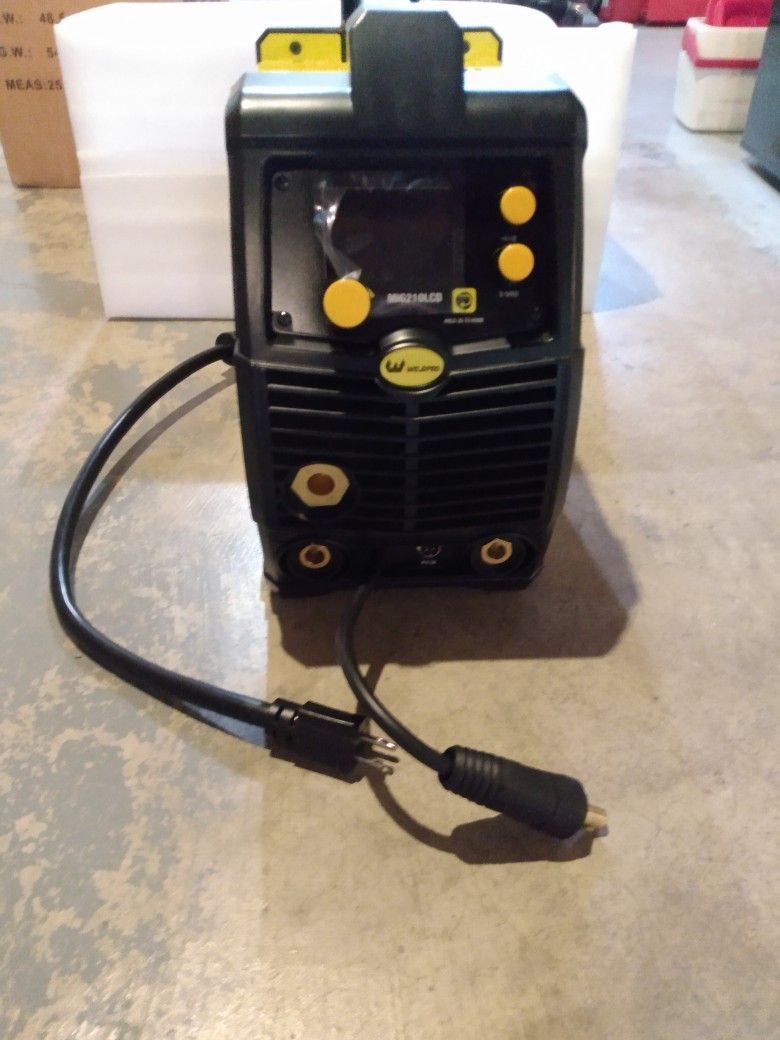 Mig Welder. Weldpro Mig210LCD