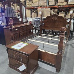 Solid Wood QUEEN bedroom Set 