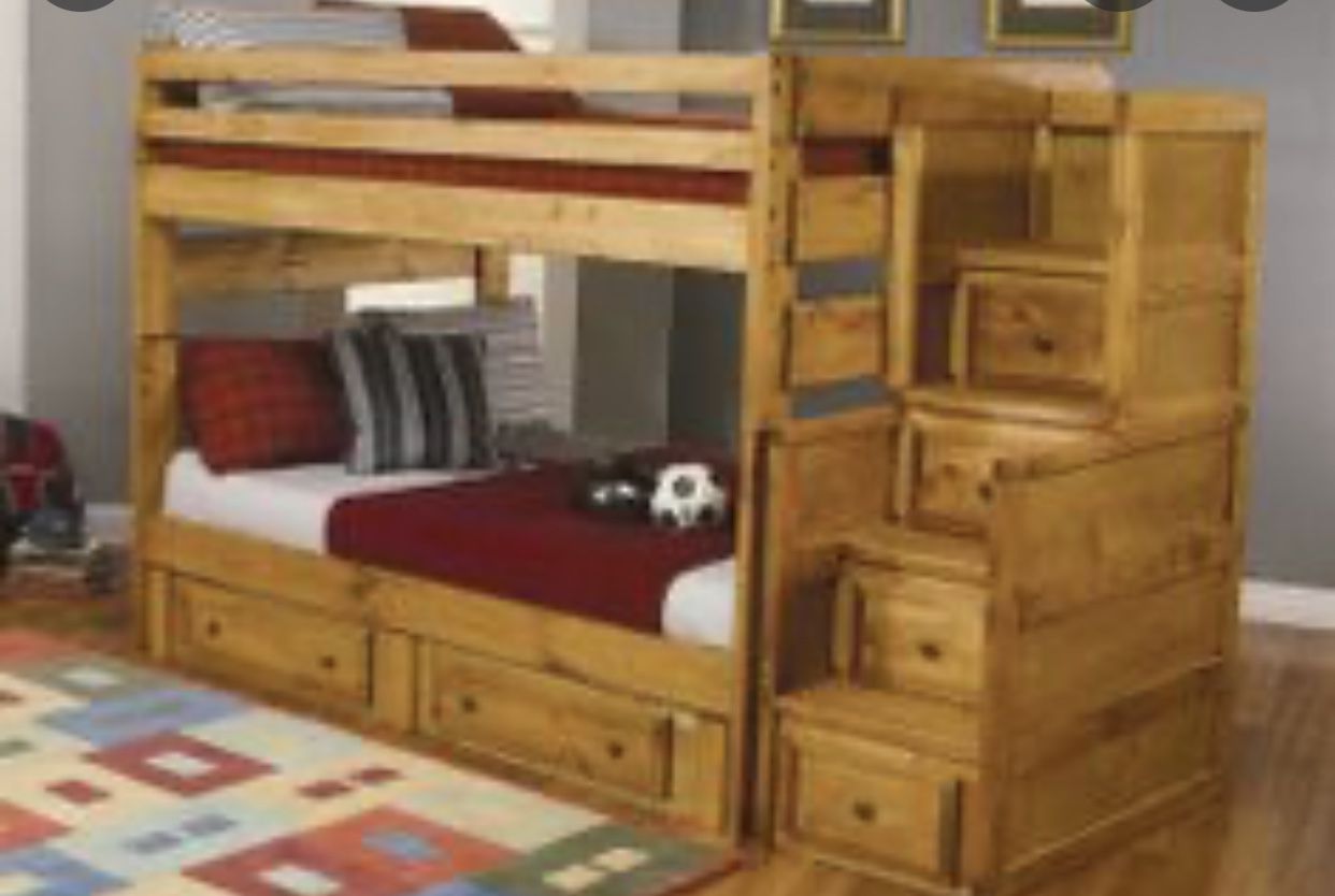 Nice bed! Must Sell!! Bunk Bed w/Storage & Drawers