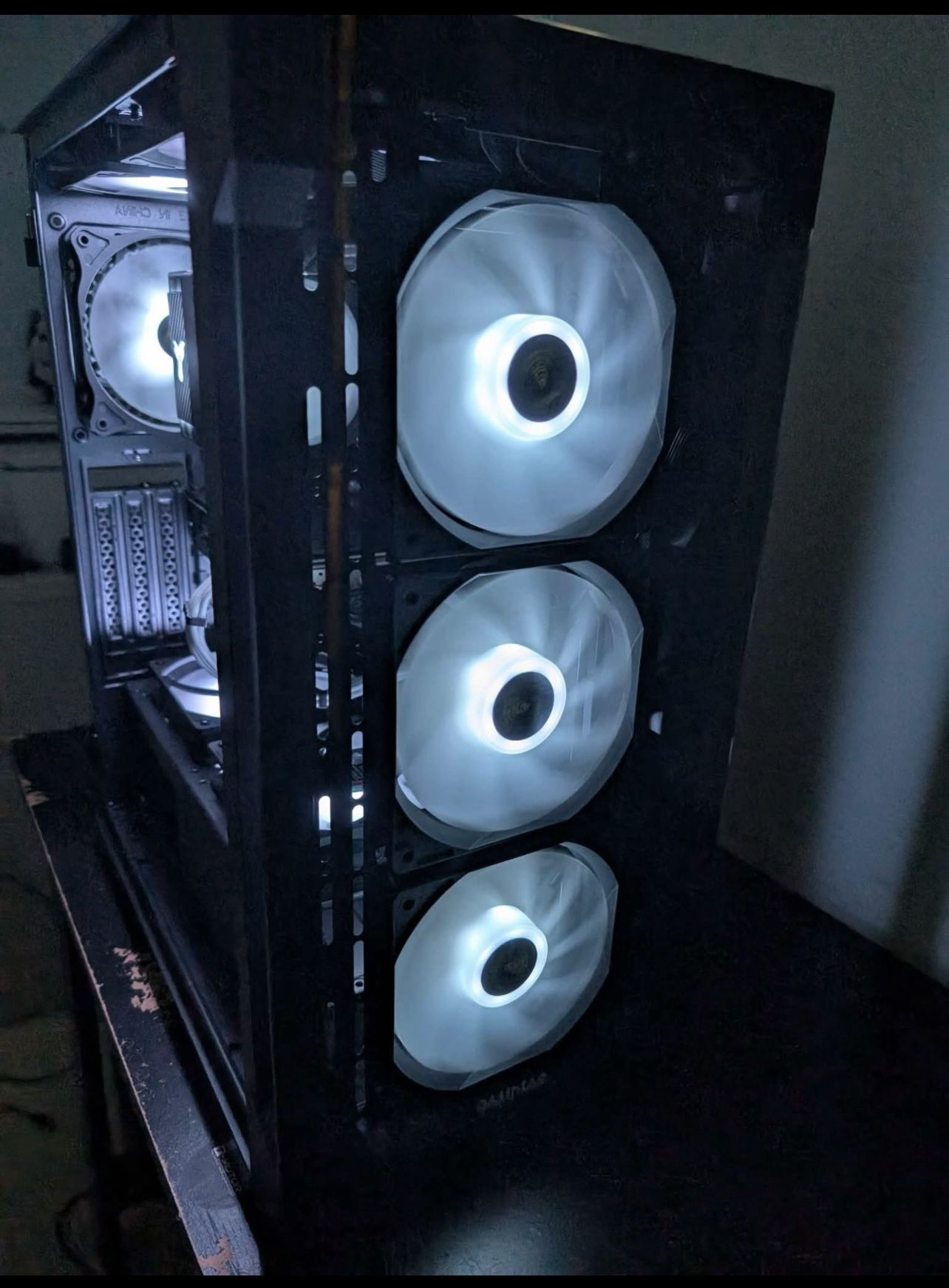 Gaming pc RTX 3060ti-Rizen 7 5700x3D-1tbNVME 16 RAM